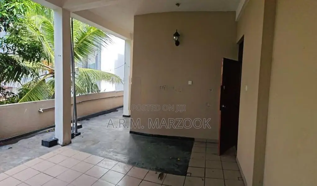 COLOMBO 6 W.A.SILVA MW UNFURNISHED 2ND FLOOR 3 BR 2 BATH HOUSE FOR REN