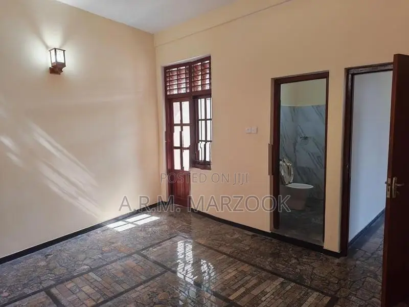 COLOMBO 6 W.A.SILVA MW UNFURNISHED 2ND FLOOR 3 BR 2 BATH HOUSE FOR REN
