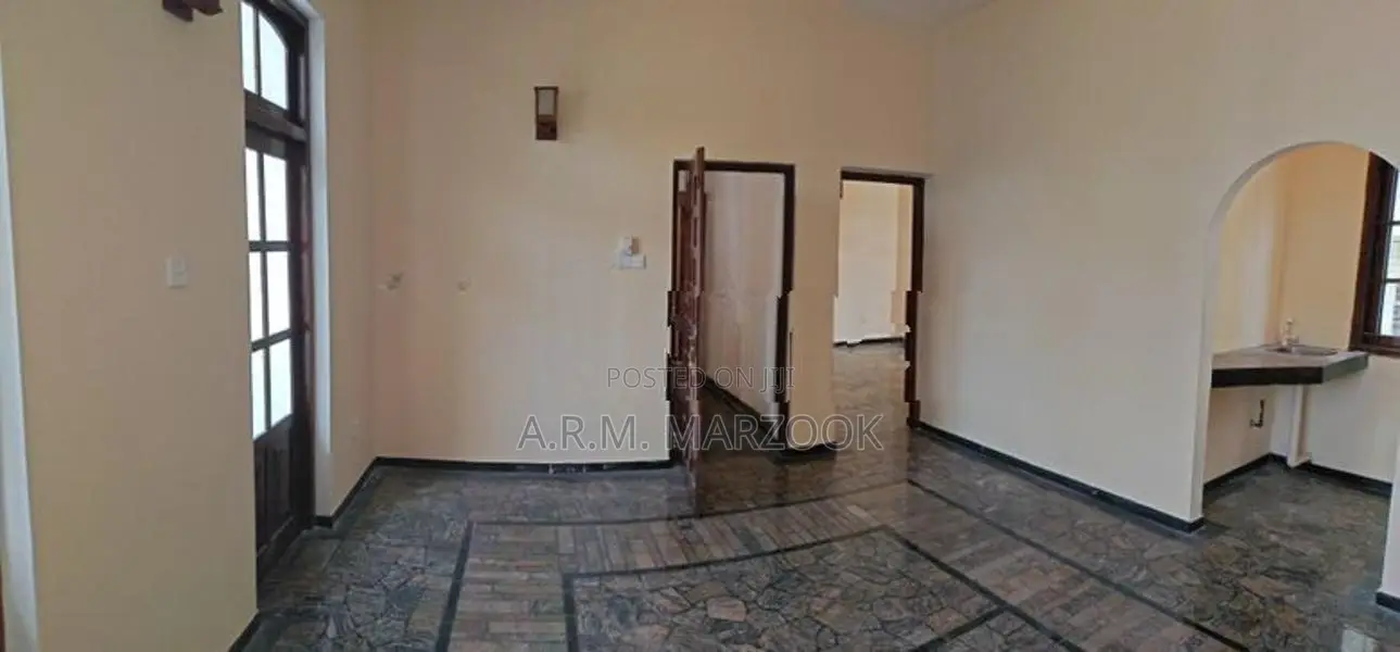 COLOMBO 6 W.A.SILVA MW UNFURNISHED 2ND FLOOR 3 BR 2 BATH HOUSE FOR REN