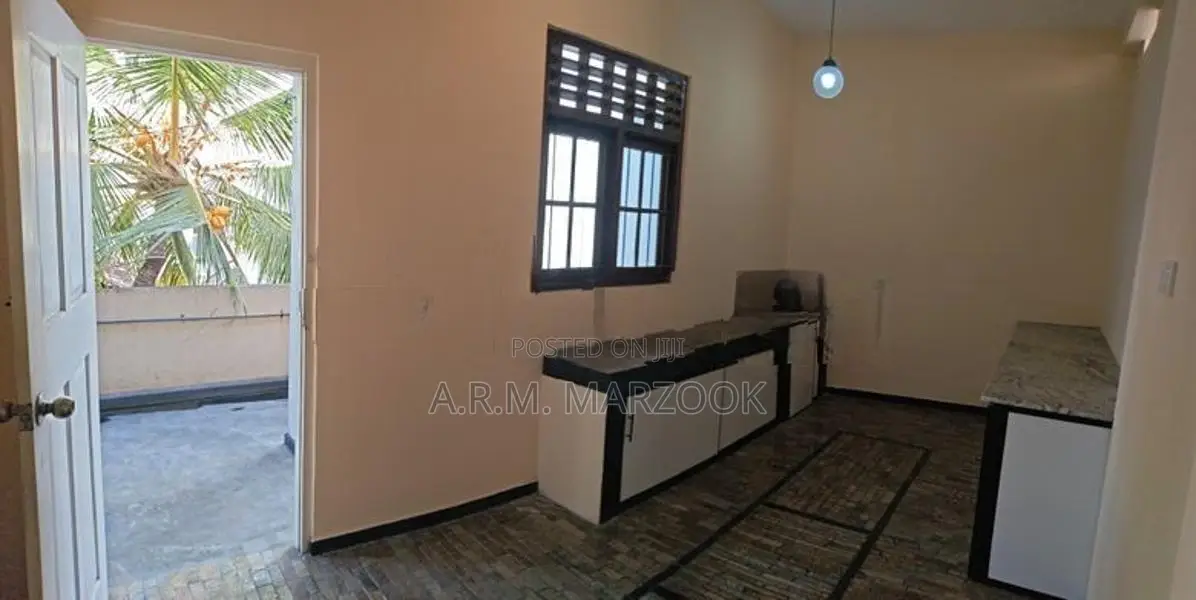 COLOMBO 6 W.A.SILVA MW UNFURNISHED 2ND FLOOR 3 BR 2 BATH HOUSE FOR REN