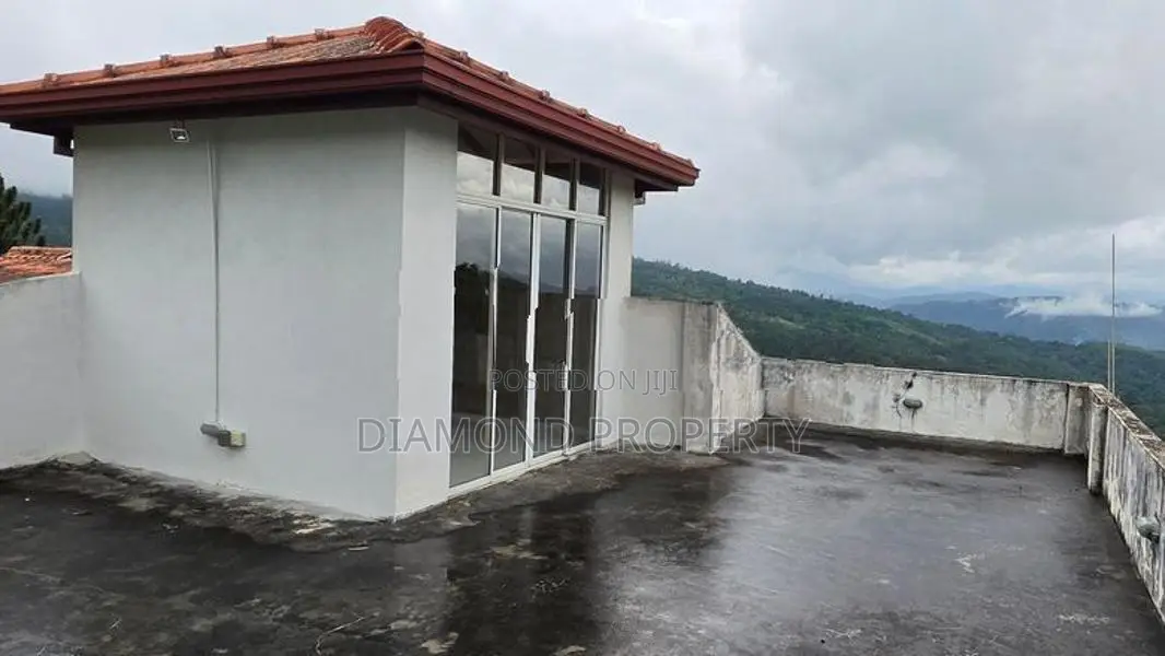 Hotel for Sale in Pussellawa