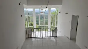 Hotel for Sale in Pussellawa