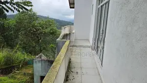 Hotel for Sale in Pussellawa