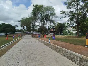 බොරලැස්ගමුව නගරයට ආසන්නව බිම් කොටස් විකිණීමට