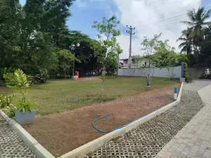 බොරලැස්ගමුව නගරයට ආසන්නව බිම් කොටස් විකිණීමට