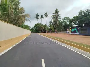 බොකුන්දර හන්දියට ආසන්නව බිම් කොටස් විකිණීමට