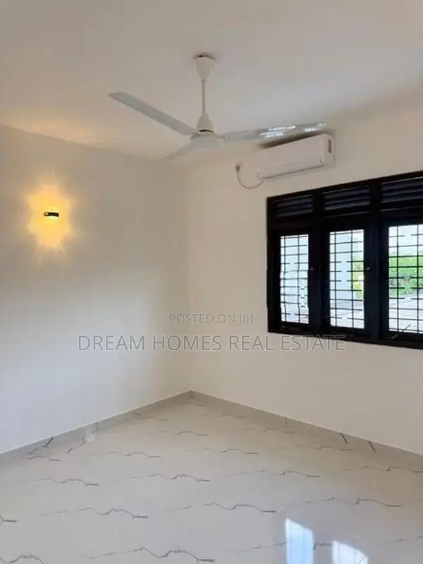 Brand New Luxury 4-Bedroom House for Sale in Madapatha, Piliyandala