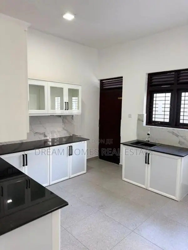 Brand New Luxury 4-Bedroom House for Sale in Madapatha, Piliyandala