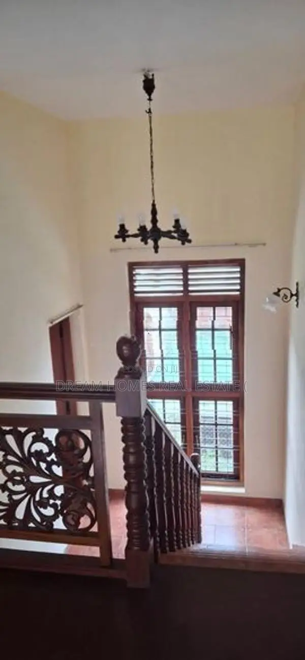 Renovated 4-Bedroom House for Rent Thalawathugoda