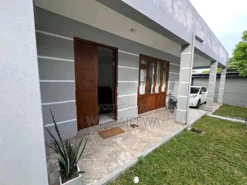 Newly Built Solar Powered House Rent in Homagama Town