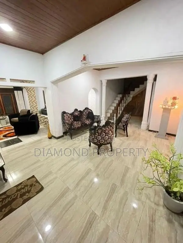 Commercial Building For Sale In Peradeniya University Zone
