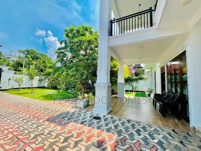 Top Near Bus Road Superir Luxury Modern House For Sale Negombo