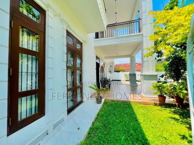 Top Near Bus Road Superir Luxury Modern House For Sale Negombo