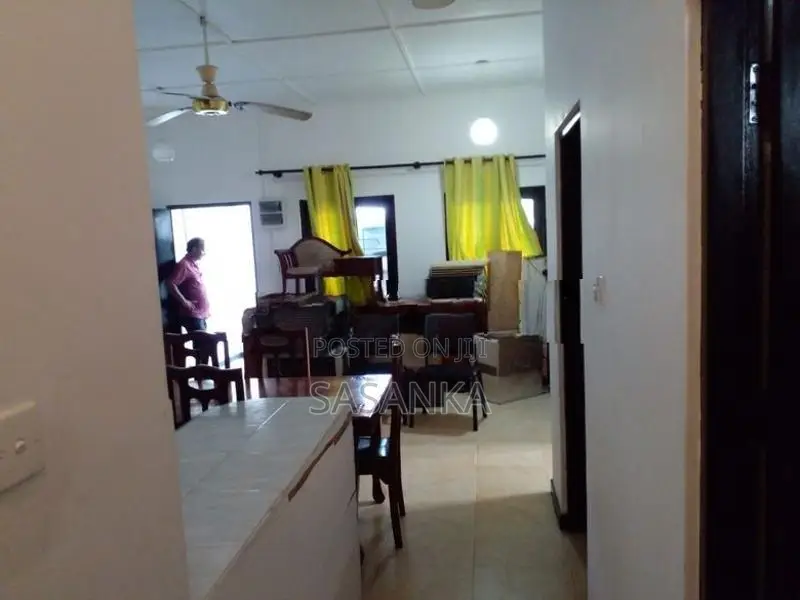 Nugegoda Jambugasmulla Mawatha Single Story House for Sale.