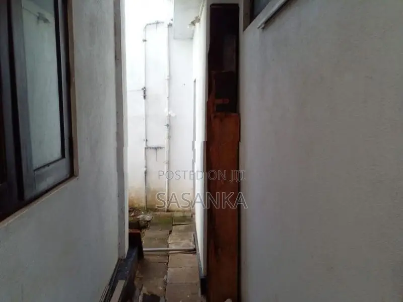 Nugegoda Jambugasmulla Mawatha Single Story House for Sale.