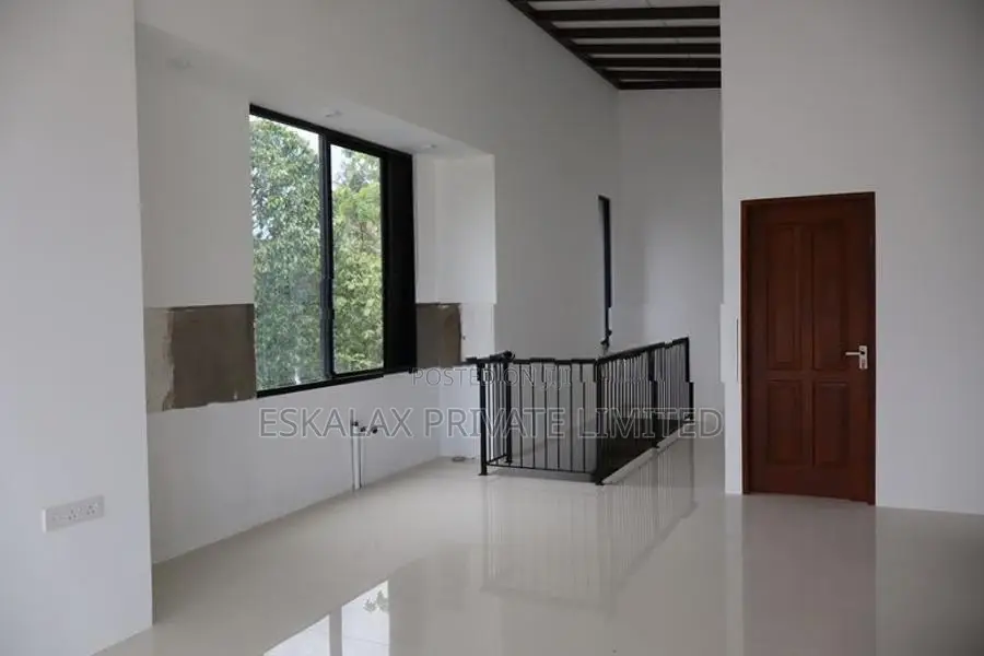 Office For Rent in Boralesgamuwa - EC191
