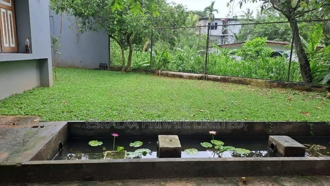Office For Rent in Boralesgamuwa - EC191