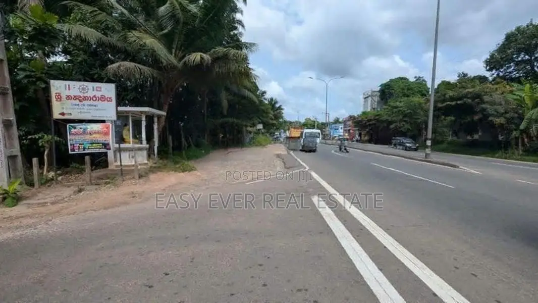 කඩවත – පියරත්න මාවතෙන් ඔබේ සිහින නිවසට වටිනා ඉඩමක්!