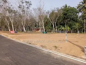 මොරගාහේන උඩුව බස් පාරට ලඟින් හොඳම ඉඩමක්