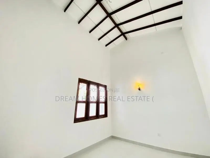 3 Bedroom House for Sale in Athurugiriya – 10 Perches