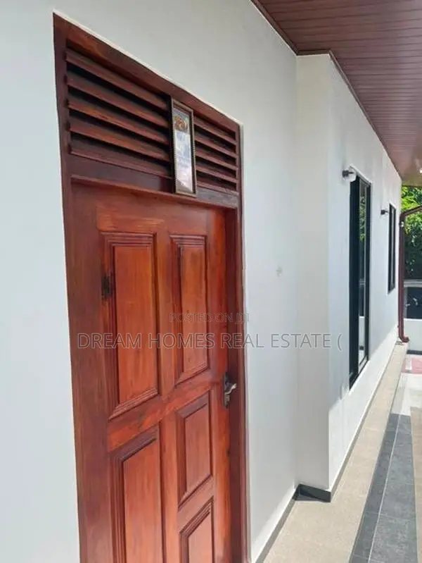 Modern 2-Bedroom House for Rent – Hendala, Wattala