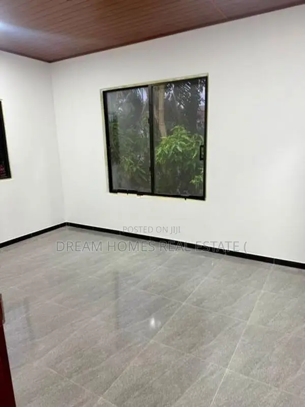 Modern 2-Bedroom House for Rent – Hendala, Wattala
