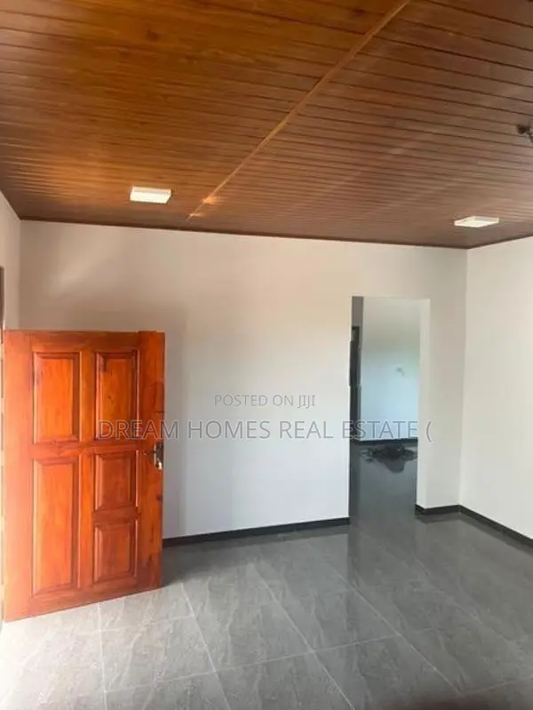 Modern 2-Bedroom House for Rent – Hendala, Wattala