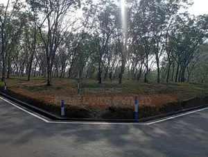 මොරගාහේන නගරයට ලඟින් සියළු පහසුකම් සමඟ නිරවුල් ඉඩමක්