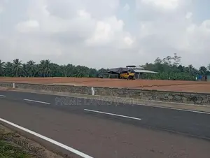 හෝමාගමට ලඟින් අගනා ඉඩමක්