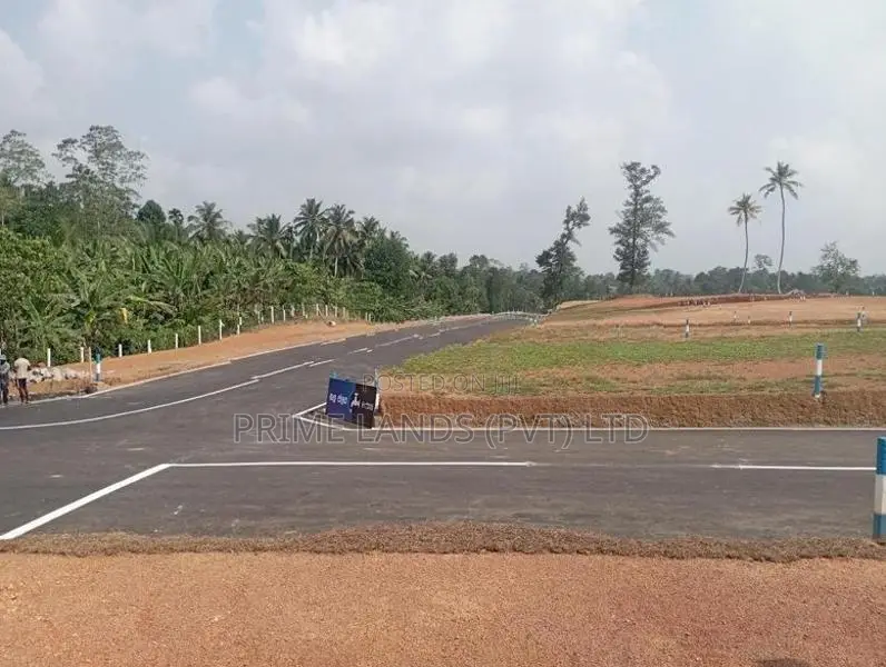 10 km to kottawa town