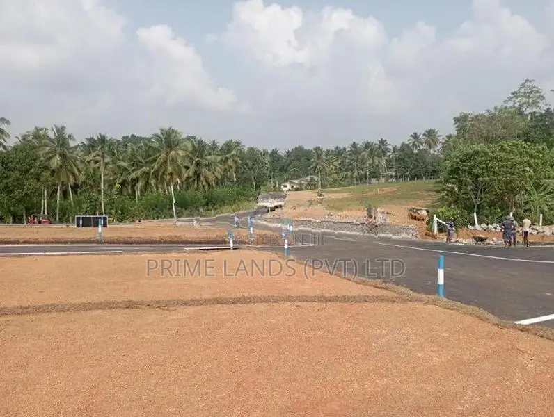 10 km to kottawa town