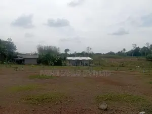 කිරිවත්තුඩුව හන්දියට ලඟින් අගනා ඉඩමක්