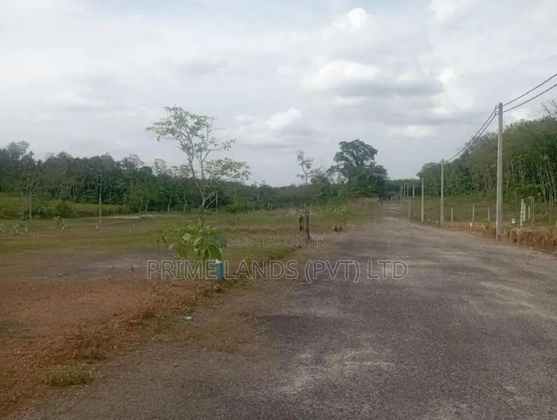 කලුතර කොලඹ දිස්ත්‍රික් වෙන්වන මායිමේ අගනා බිම්කොටස්
