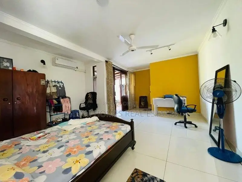 Luxury House for Sale in The Heart of Kadawatha