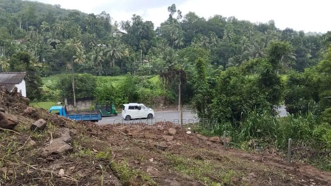 Land for Sale in Arandara Avissawella Road
