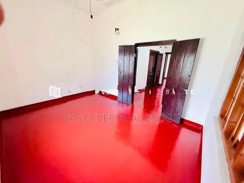 වාද්දූවෙන් වටිනා Antique House එකක් දැන් ඔබේම කරගන්න!