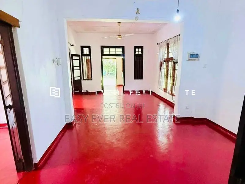 වාද්දූවෙන් වටිනා Antique House එකක් දැන් ඔබේම කරගන්න!