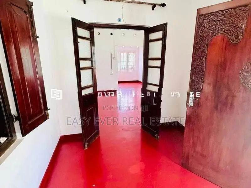 වාද්දූවෙන් වටිනා Antique House එකක් දැන් ඔබේම කරගන්න!