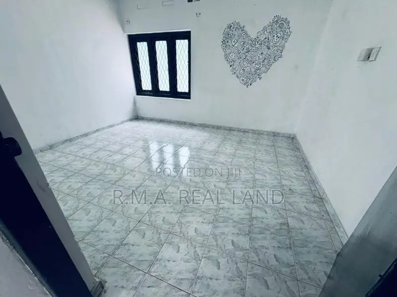 Scenic House for Sale - Galle Road Moratuwa
