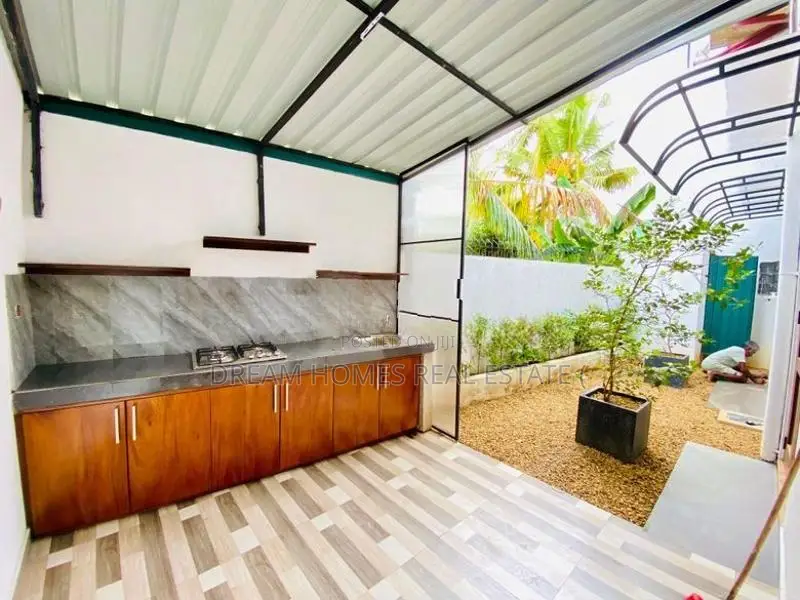 Modern 4-Bedroom House for Sale – Hokandara