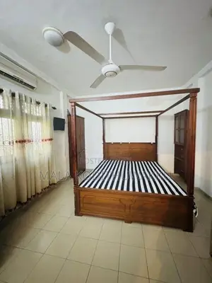 Malabe Boarding Room for Rent only Girls