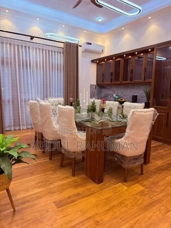 Luxurious Fully Furnished Apartment Colombo 5