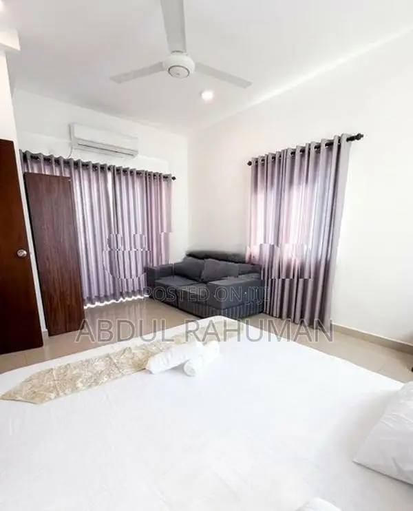 Luxuruinshed Semi Fursnidhed 2 Story House 7 Rooms Battaramulla