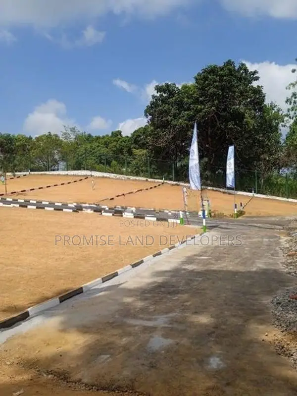 Land for sale in Athurugiriya C33