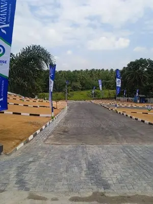 Land for sale in Athurugiriya C33