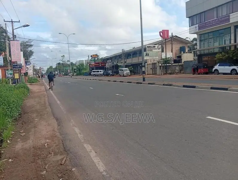 35 Perch Land for Sale Seeduwa Liyanagamlla Colombo Main Road Facing