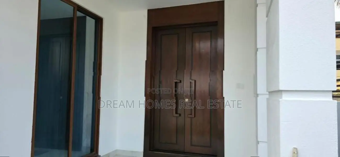 Fully Furnished 4 Bedroom House with Lift – Nedimala