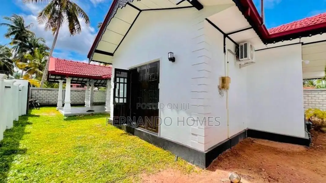 Awful Single Story House For Sale Negombo Kadirana