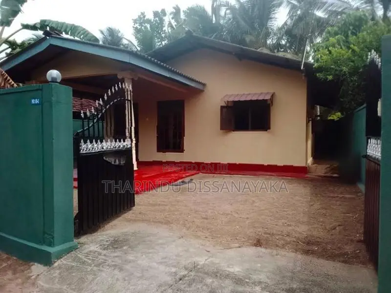 House in Jaela Makewita Plot 01