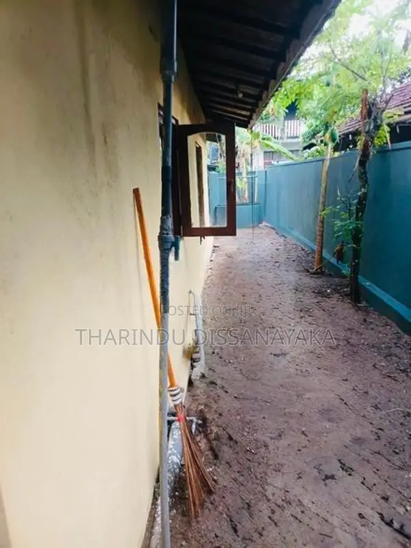 House in Jaela Makewita Plot 01